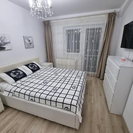 25 Luxury Apartament Бухарест Экстерьер фото