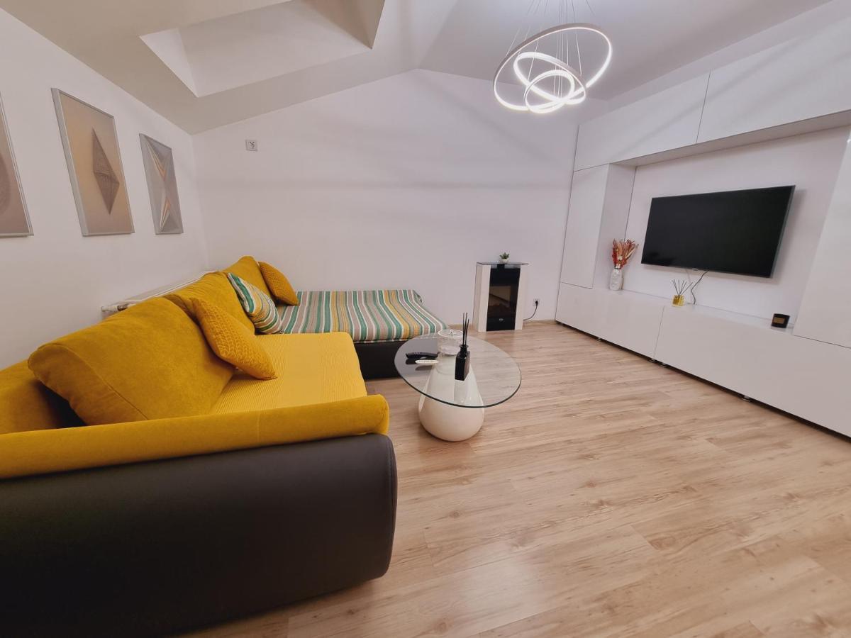 25 Luxury Apartament Бухарест Экстерьер фото